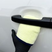 It’s Win microfiber glove, yellow